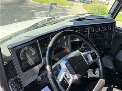 2022 Mack AN64T