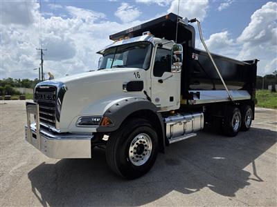 2025 Mack GR64