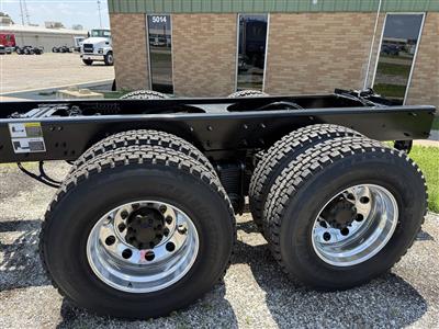 2027 Mack GR64F
