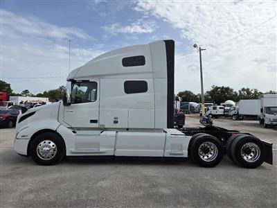 2025 Volvo VNL64T760