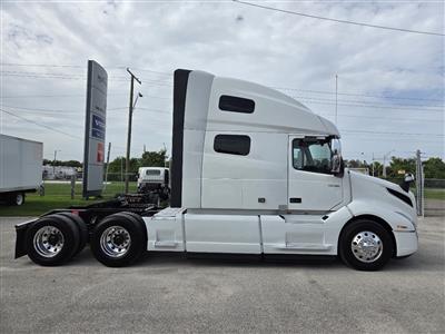 2025 Volvo VNL64T760
