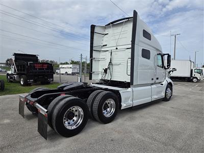 2025 Volvo VNL64T760