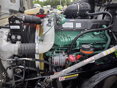 2025 Volvo VNL64T760