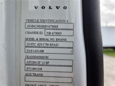 2025 Volvo VNL64T760