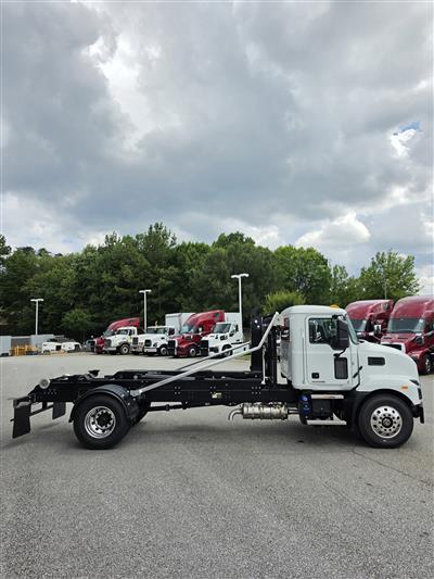 2027 Mack MD7 42R