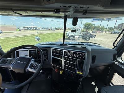 2024 Mack PI64T