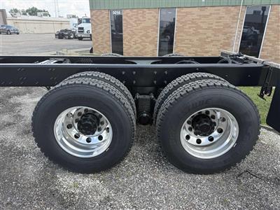 2027 Mack GR64F