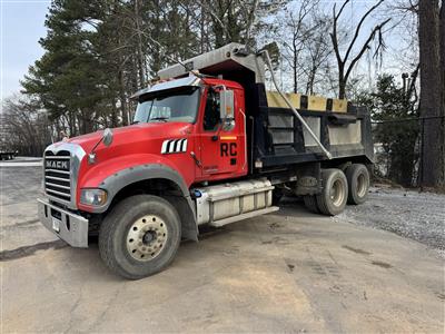 2019 Mack GR64F