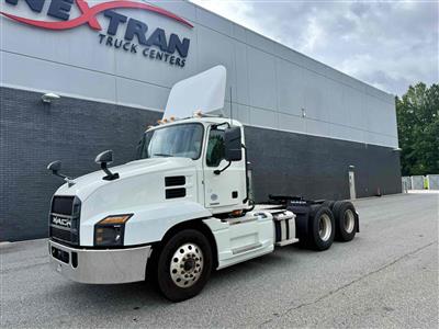 2022 Mack AN64T