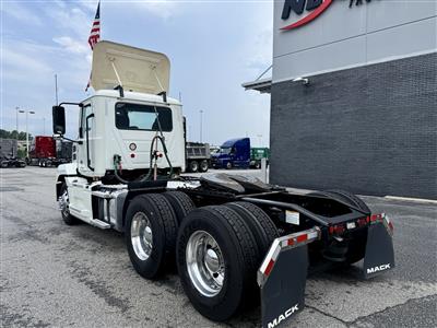 2022 Mack AN64T