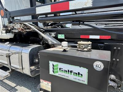 2022 Mack GR64B