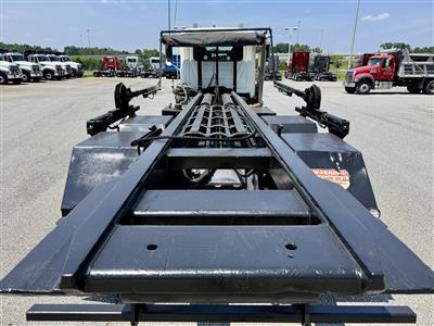 2022 Mack GR64B