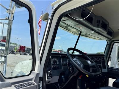 2022 Mack GR64B