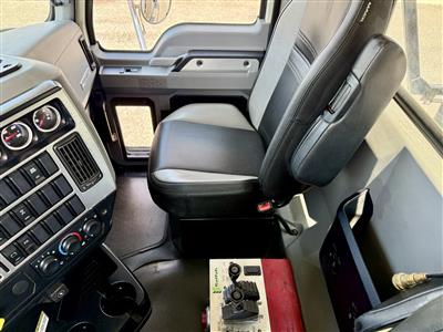 2022 Mack GR64B