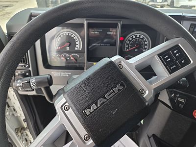 2020 Mack AN64T