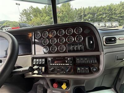 2024 Peterbilt 389