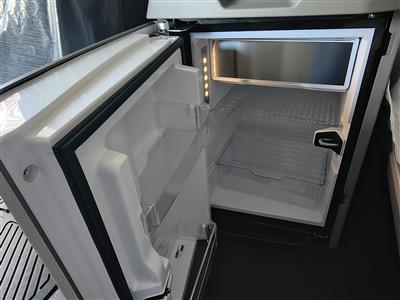 2027 Volvo VNL64T860