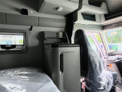 2027 Volvo VNL64T860