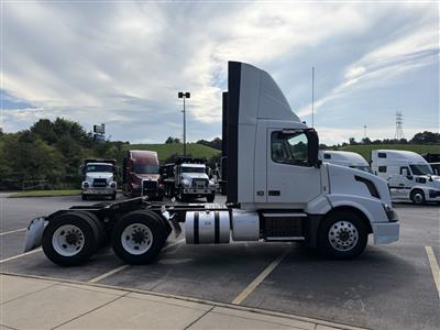 2017 Volvo VNL64T300