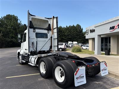 2017 Volvo VNL64T300
