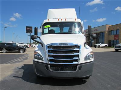 2021 Freightliner Cascadia Day Cab