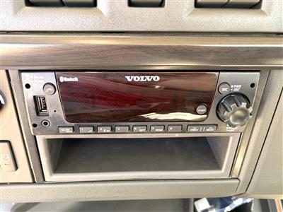 2027 Volvo VHD64F300