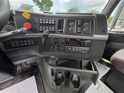 2019 Volvo VNR64T300