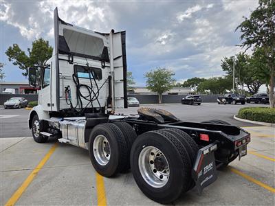 2019 Volvo VNR64T300