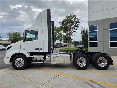 2019 Volvo VNR64T300