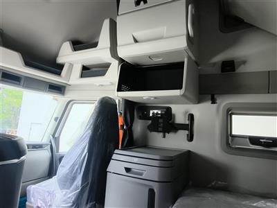 2027 Volvo VNL64T860