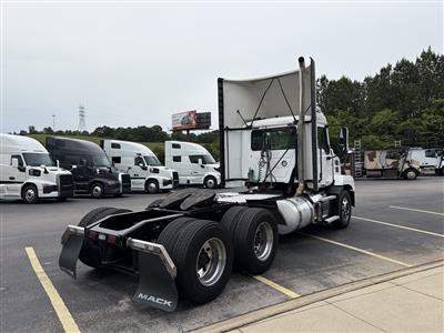 2022 Mack AN64T