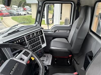 2022 Mack AN64T