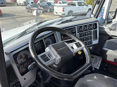 2023 Mack AN64T