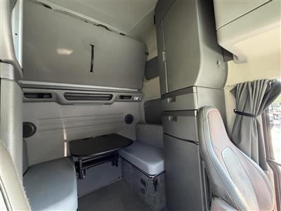 2023 Volvo VNL64T860