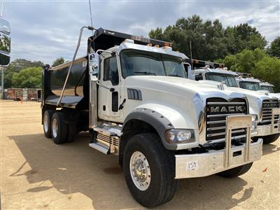 2023 Mack GR64F