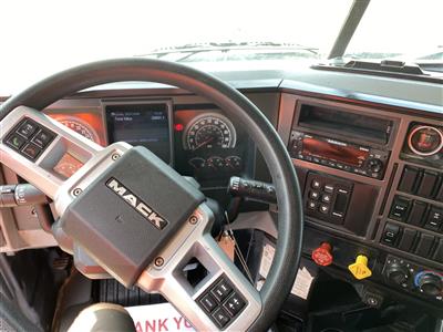 2023 Mack GR64F