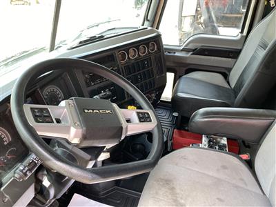 2023 Mack GR64F