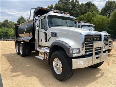 2023 Mack GR64F