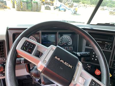 2023 Mack GR64F