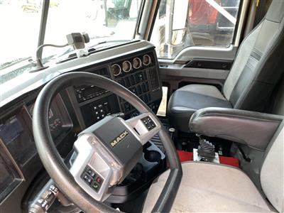 2023 Mack GR64F
