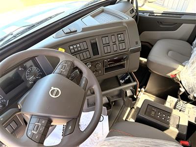 2027 Volvo VHD64F300