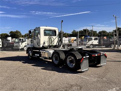 2025 Mack AN64T