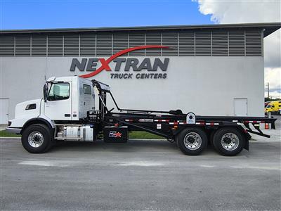 2027 Volvo VHD64B300