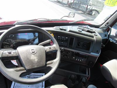 2022 Volvo VNR64T300