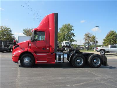 2022 Volvo VNR64T300