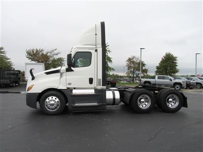 2021 Freightliner Cascadia Day Cab