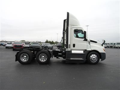 2021 Freightliner Cascadia Day Cab