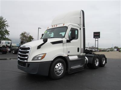 2021 Freightliner Cascadia Day Cab