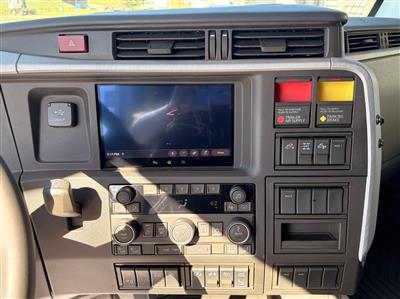 2027 Volvo VNL840