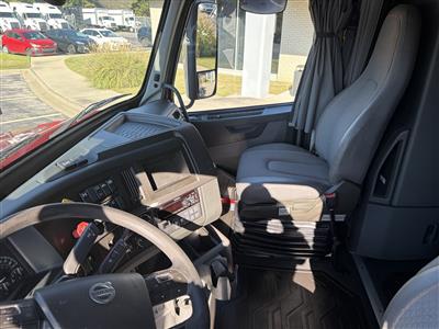 2022 Volvo VNL64T760